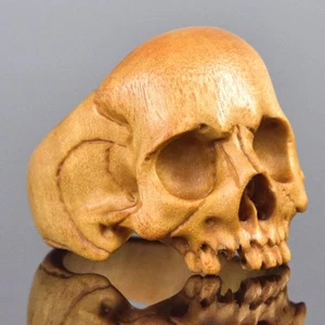 Skull Ring Size 9.5 Natural Sandalwood Art Carving Memento Mori Sculpture 2.01g - Picture 1 of 13