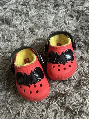 Pequeño Mickey Mouse Crocs Rojo Talla 5 Forrado Sherpa Foto 1 de 4