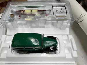 A franklin mint scale model of 1946 Chevrolet suburban. Boxed. - Picture 1 of 15