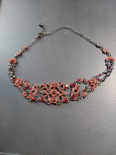 VETEMENTS girocollo rosso più scuro che in foto dichiarazione