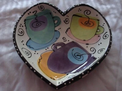 Con amor, Joanne cuenco decorativo en forma de corazón que representa tazas de café/té/tazas Foto 1 de 3