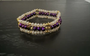 Damen Perlen Stretch Armband lila & klar beabstandet mit Gold facettiertem Schmuck - Bild 1 von 7