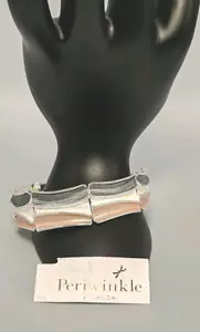 Periwinkle Stretch Armband. Silberfarben mit grauen, weißen & pfirsichfarben - Bild 1 von 6