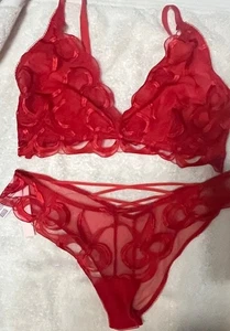 Victoria’s Secret Red Dream Angels Tied With A Bow Embroidered Triangle Set XL/L - Picture 1 of 5