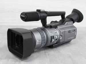 Sony Handycam DCR-VX2100 3CCD miniDV Camcorder Tested w/ Case,Battery Used Japan - Picture 1 of 19
