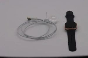 Apple Watch SE 1st Gen GPS 40mm Rose Gold Aluminum Case A2353 GPS LTE Unlocked - Zdjęcie 1 z 3