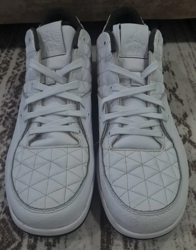 Size 11.5 - Jordan Clutch White Gym Red LikeNew Foto 1 de 4