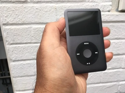  iPod classic 160gb 7 gen *Just 15 hrs use* Xcellent cond. *No EU Volume* - Image 1 of 4