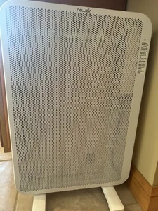 Newair Portable 1500 watt Heater with Slim Fit Design/ Wall Mount Possible - Picture 1 of 10