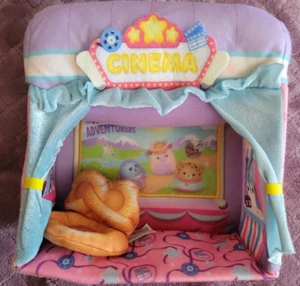 Kelly Giocattolo 2021 Squishville Mini-Squishmallows Cinema Playset Solo - Foto 1 di 4