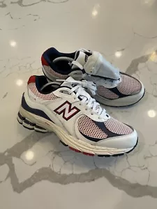 New Balance 2002R Low Pouch White Blue Red USA (M2002RVE) Mens US Size 9.5 & 11 - Picture 1 of 9