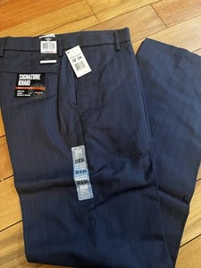 Dockers Men Signature Khaki Straight Fit D2 Flat Front Size 32x34 Gray Color New - Picture 1 of 8