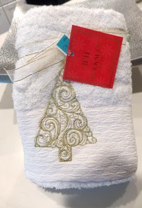 CHRISTMAS HOLIDAY, HAND TOWEL SET, BEEKMAN, BRAND NEW W/ TAGS, CHRISTMAS  TREE - Picture 1 of 8