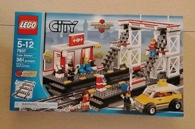 LEGO CITY: Train Station (7937)