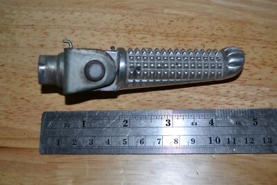 Reposapiés conductor Yamaha YZF R6 estriba izquierda 5eb-27410-00-00 1999-2000 Foto 1 de 4