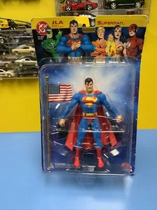 DC DIRECT JLA SUPERMAN FIGURE WITH AMERICAN FLAG NEW - Picture 1 of 9
