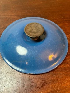 Solo tapa azul Le Creuset, # 18, bien usado - Imagen 1 de 6