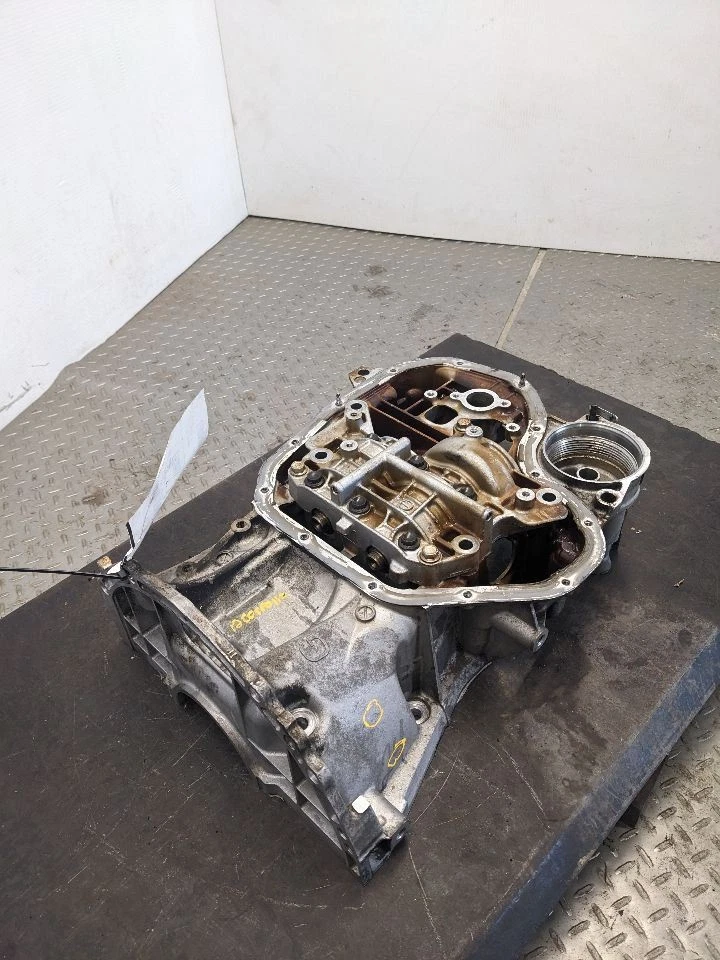 Cacerola de aceite 2,4 L 2AZFE motor superior se adapta a 11-13 MATRIX 1180354 Foto 1 de 4