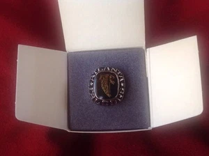 Atlanta Falcons Balfour Ring Top Tie Hut Anstecknadel Neu im Karton - Bild 1 von 3