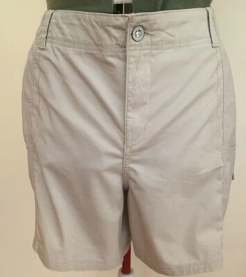 STYLE & CO CARGO SHORTS 24W~CAQUI (PAREDE DE PEDRA)~ESTIRAMENTO~FRENTE PLANA~CINTURA DE MALHA - Imagem 1 de 4