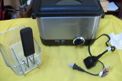 Mini freidora compacta antiadherente Cuisinart CDF-100, acero inoxidable - COMO NUEVA Foto 1 de 4