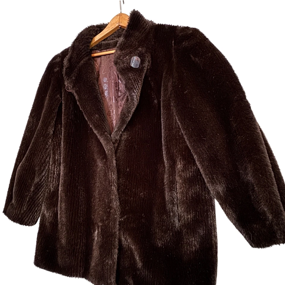 Abrigo de piel sintética marrón vintage años 70 retro invierno columpio mediados de siglo chaqueta glamurosa Foto 1 de 4