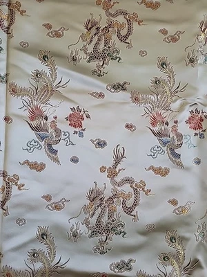 Tela brocado patrón dragón y fénix chino, brillo satinado, 45 x 142 pulgadas Foto 1 de 4