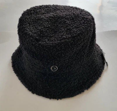 Sombrero de cubo negro Calvin Klein Boucle negro para mujer talla única Foto 1 de 4