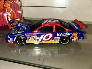 NASCAR Lmtd Ed. Johnny Henson #10 Muppets 25th Anniv 1:24 DieCast NM st135 - Picture 1 of 4