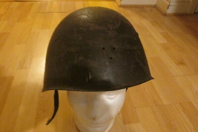 Casco militar italiano Segunda Guerra Mundial M33 con forro Foto 1 de 4