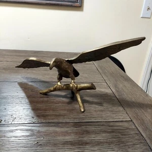 Escultura de águila calva de latón grande de colección en rama de árbol estatua de pájaro América 17x5x8 - Imagen 1 de 13