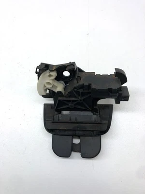 Audi A4 S4 B7 8E 8H 2007 Tailgate trunk boot lock catch latch DRA77030 - Imagem 1 de 4