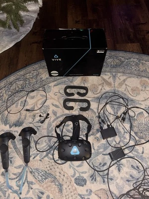 HTC Vive Virtual Reality Headset – Used, Fully Functional, OK Condition - Image 1 of 4