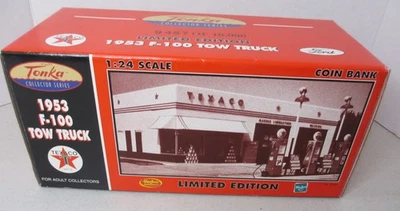 2000 Hasbro Tonka Texaco 1953 Ford F-100 Tow Truck Coin Bank, New in Box - Image 1 of 4