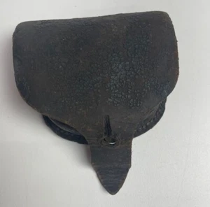 original 1860s US or CS Civil War leather cap box - Picture 1 of 6