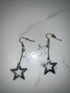 Pendientes Perforados Tono Plateado Gancho Cuelga Gota Filigrana Estrella 2.5 Pulgadas Celestial - Imagen 1 de 4