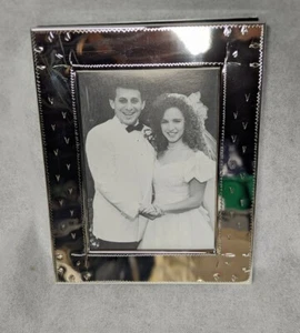 VINTAGE Royal Limited Silver Plated/Velvet 8 Page Photo Album Frame Holds 32 4×6 - Picture 1 of 9