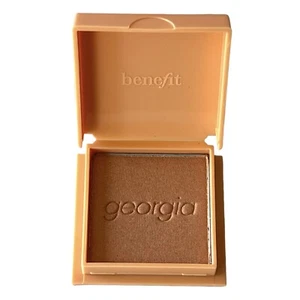 Georgia Golden Peach Rouge Mini Clamshell von BENEFIT COSMETICS (0,14 Unzen) - Bild 1 von 3