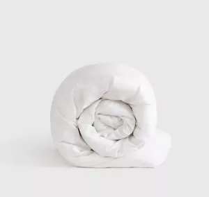 NUEVO SIN ETIQUETAS - ¡Edredón de plumón de ganso blanco Quince Luxe! Talla King/Cal King (Z11) - Imagen 1 de 9
