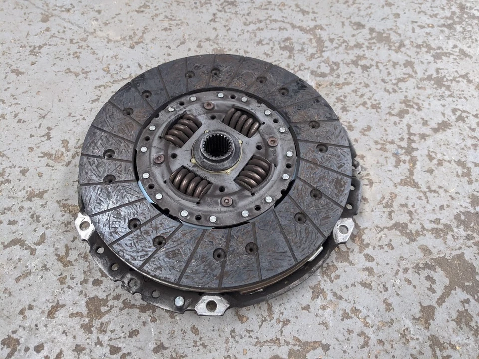 LAND ROVER FREELANDER 2.0 TD4 2007 USED CLUTCH SACHS 325025710 - Image 1 of 4