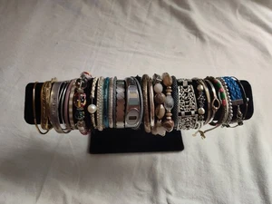 35 Bracelet Mixed Lot Rhinestone Leather Stretch Beads Silver Gold Tone - Picture 1 of 2