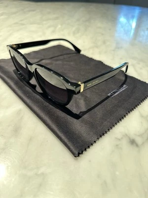 Marc Jacobs Sunglasses Black Gold – Unisex Luxury Eyewear - Imagen 1 de 4