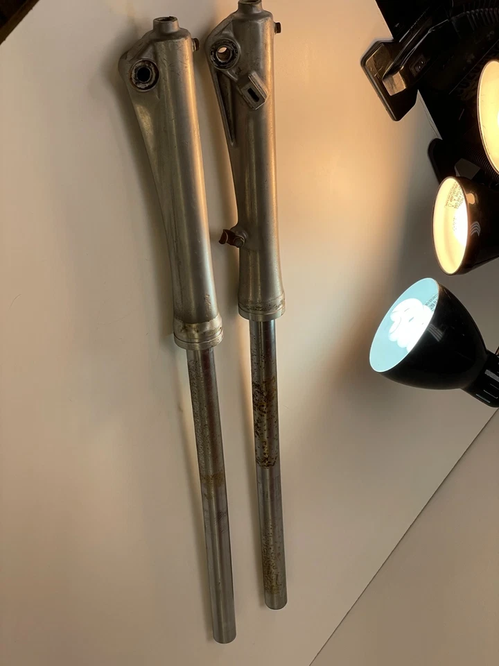 Honda CR125M Elsinore 1975 horquillas de 31 mm HM360 1974 fabricante de equipos originales Foto 1 de 4