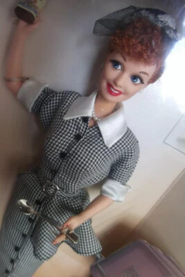 Muñeca Barbie Lucille Ball As Lucy Ricardo Vitameatavegamin Primera Mattel Lucy  Foto 1 de 4