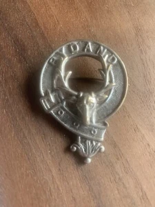 Vintage Scottish Clan Stag Head Brooch Kilt Pin Hat Badge Bydand - Picture 1 of 7