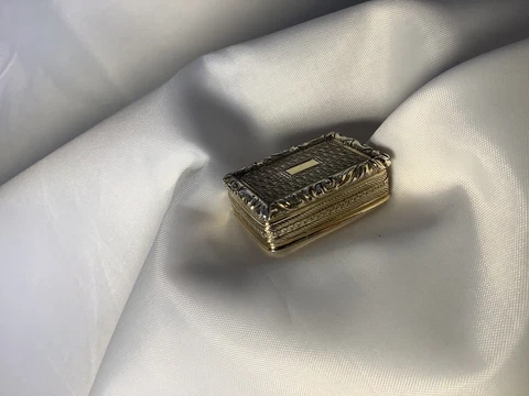SUPERB ANTIQUE VICTORIAN 1842 HM SILVER GILDED VINAIGRETTE BY “WILLIAM SIMPSON” Cover