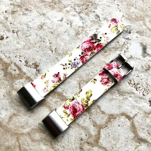 Correa de banda floral de cuero suave FL-3-CH2 con adaptadores para Fitbit Charge 2 - Imagen 1 de 6