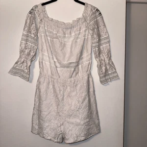 Guess Women’s White Lace Flare 3/4 Sleeve Romper Small EUC - Picture 1 of 12