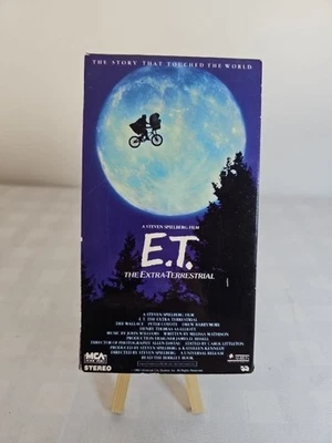 E.T. The Extra Terrestrial Alien VHS 1982 Green Black Tape MCA Home Video | Good - Image 1 of 4