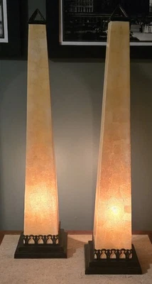 Par de lámparas de obeliscos iluminados de bronce imitación mármol imitación regencia italiana monumental de colección 34" Foto 1 de 4